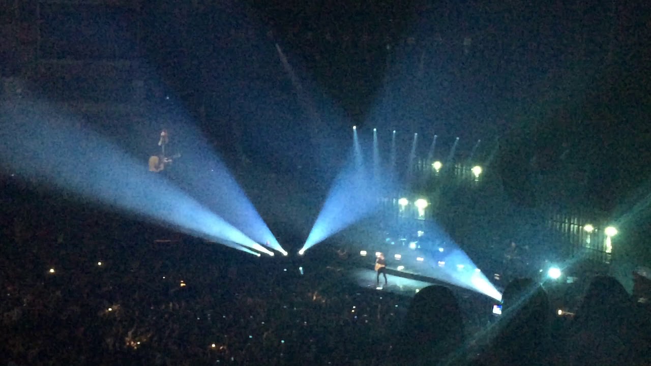 Shawn Mendes - There's nothing holding me back live in Madrid