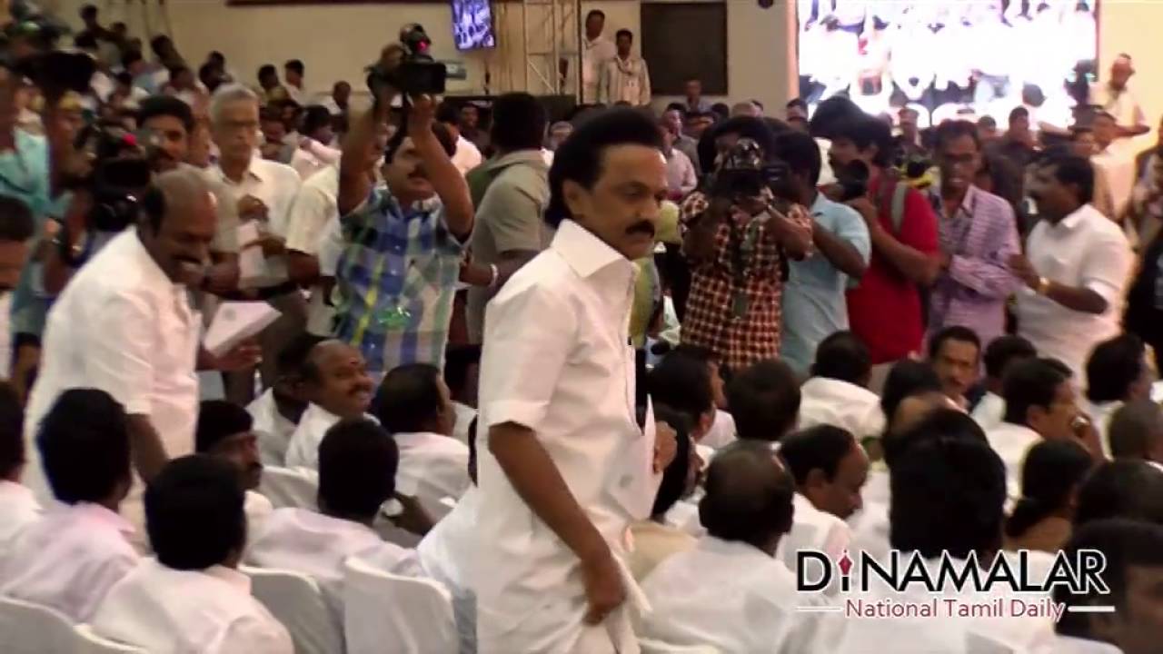 Stalin seated in 16th row at Jayalalithaa's swearing-in ceremony - Dinamalar May 23rd 2016