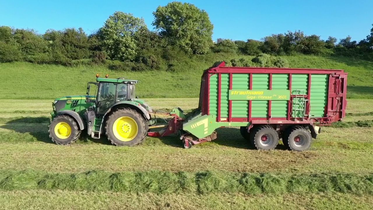 Silage 2021 . Strautmann wagons on the move