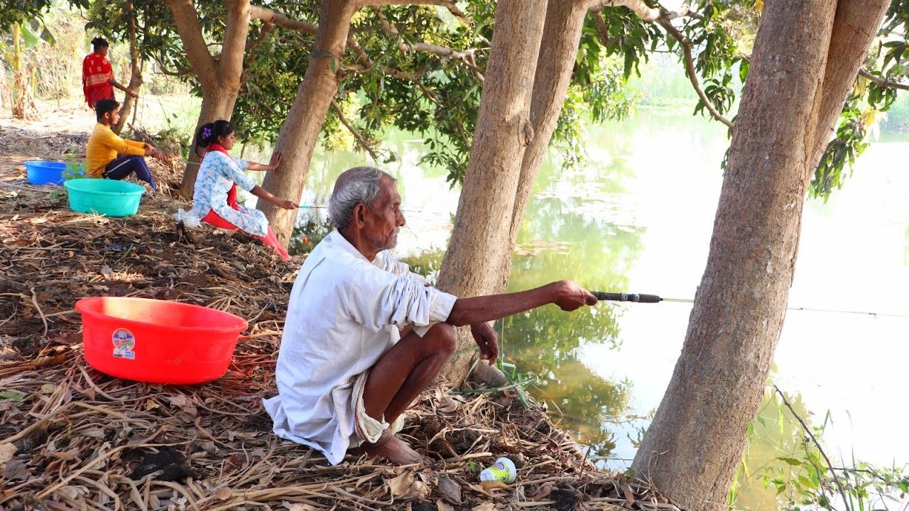 Fishing Video || Grandpa is training village fishermen in fishing in his own pond || Hook fishing