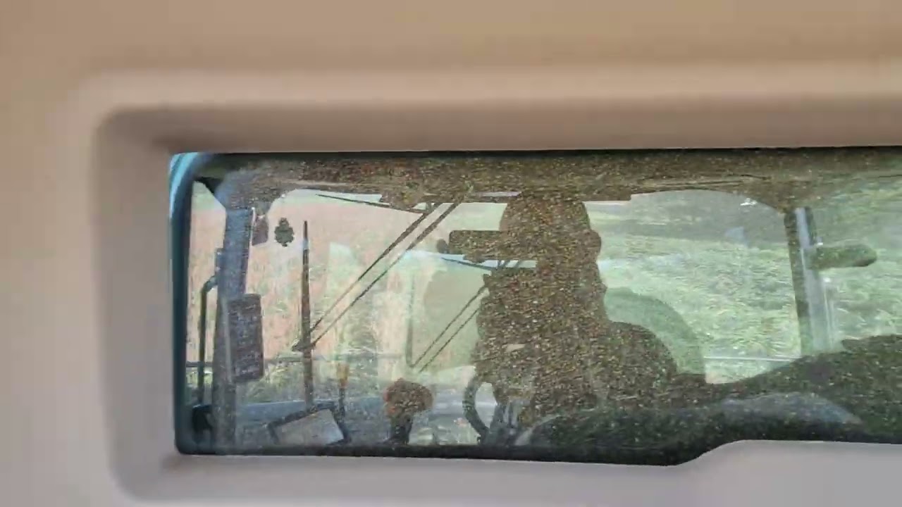 Cirok betakar&iacute;t&aacute;s John Deere w650i