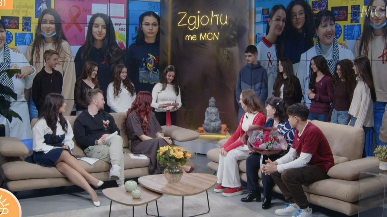 “Vinin nxënësit me bomba në klasë”, mësuesja Kozeta Braçaj rrëfen sfidat e vitit ‘97