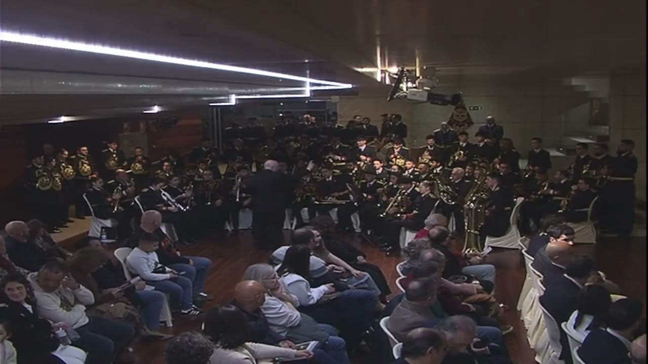 Interpretación de tres piezas musicales a cargo de la Banda de Cornetas y Tambores de Cáceres