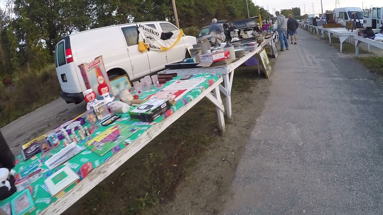 Picking the Flea Market for old Interesting stuff to resell