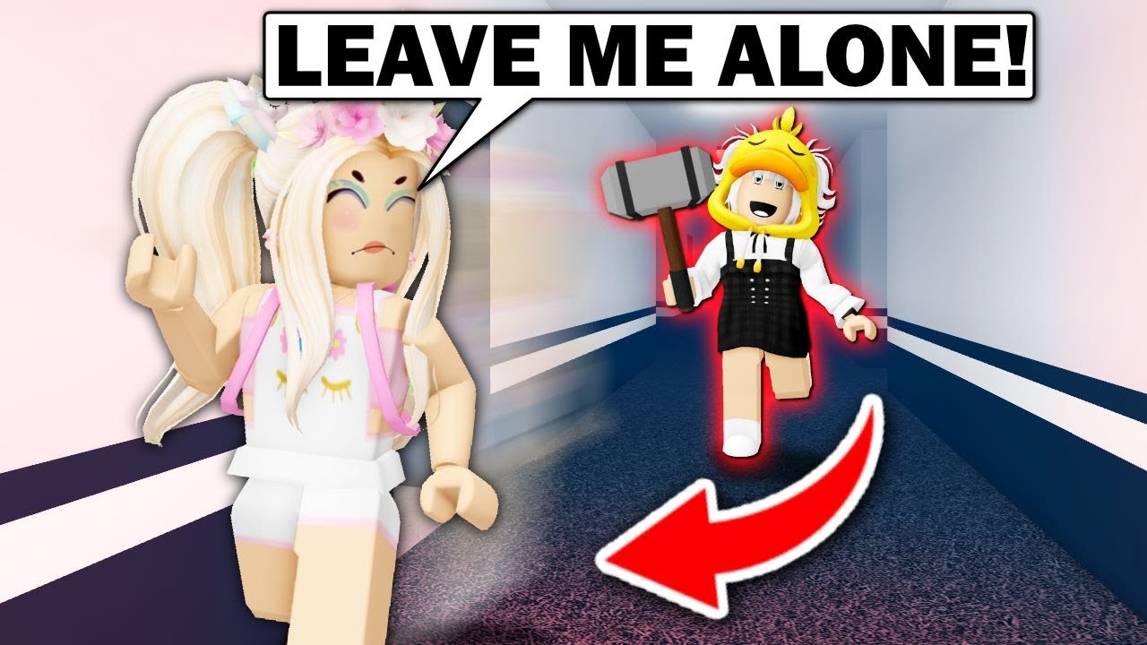 The BEAST Was CHASING ME The WHOLE ROUND In Flee The Facility!(Roblox)