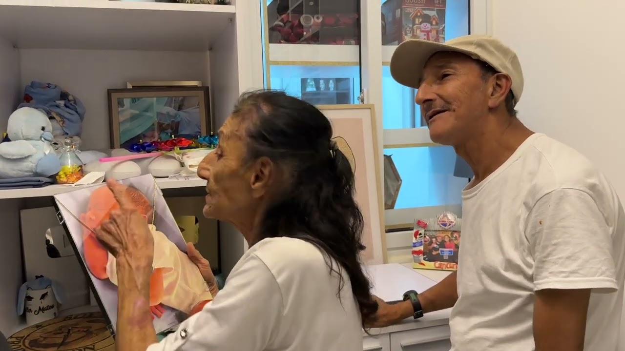 La abuela y napo conocen nuestro hogar