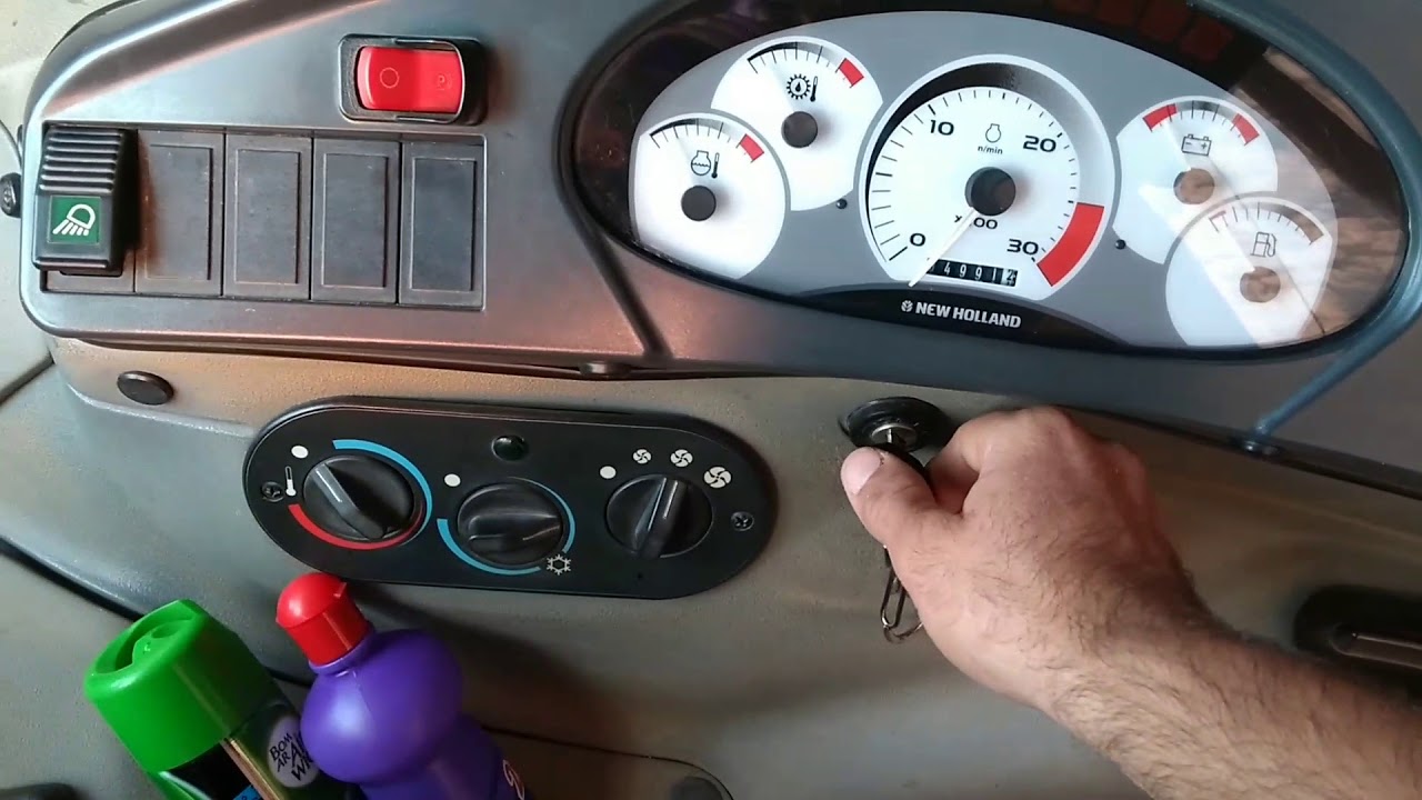 DEMONSTRAÇÃO DO INTERIOR DA CABINE E OS COMANDOS DA RETRO ESCAVADEIRA NEW HOLLAND B110B...