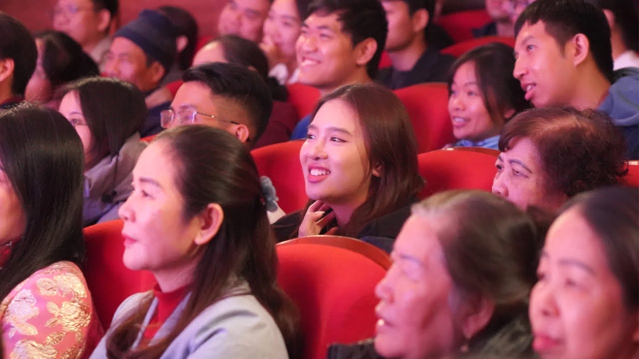 Hài Xuân Hinh 2025 -Khán Giả Bất Ngờ Trước Màn Biến Hóa Có Một Không Hai Của Xuân Hinh Trên Sân Khấu
