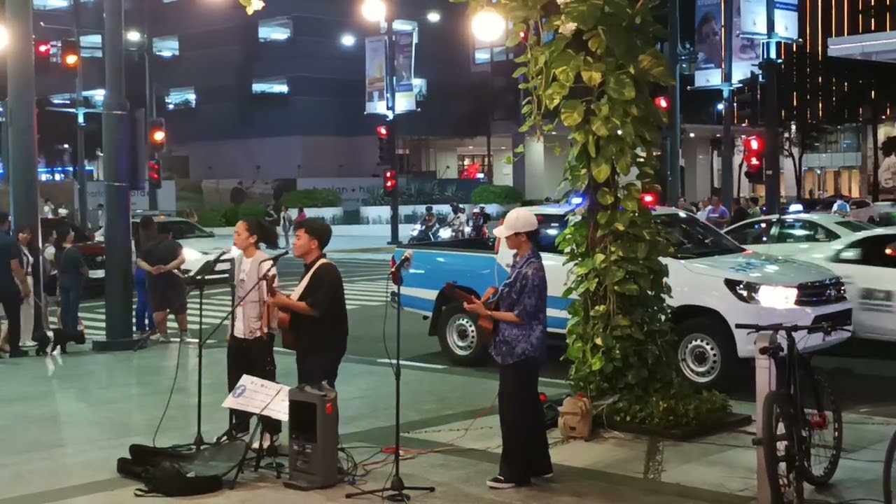 local artists at BGC #trending #travel #trend #localartist #supportlocalartists #trendingvideo