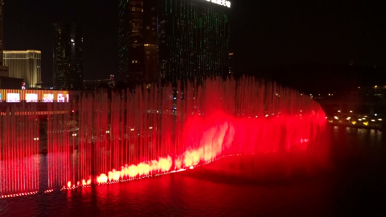 Performance Lake at Wynn Palace Cotai - Katy Perry - Roar (Balcony view)