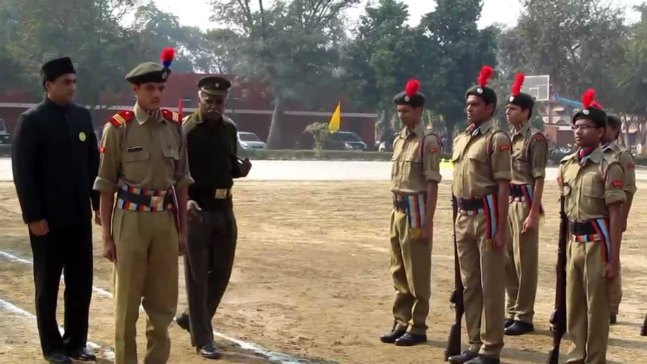 GAURD OF HONOUR  BY KAMAL JAAT,DEI DEEMED UNIVERSITY AGRA  ON 26 JAN 2012