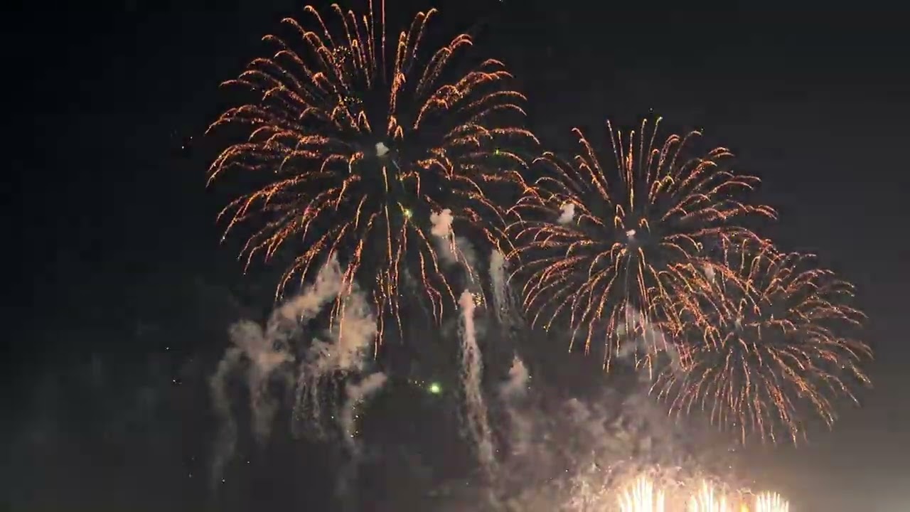 PyroMusical #UnitedKingdom #fypシ  #viral  #fireworks #pyromusical #Bytheba #MallofAsia 
