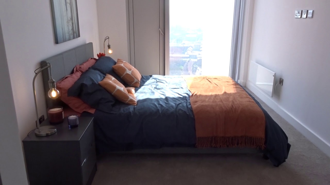 SOUTH TOWER, DEANSGATE SQUARE! A must see two double bedroom corner aspect apartment.