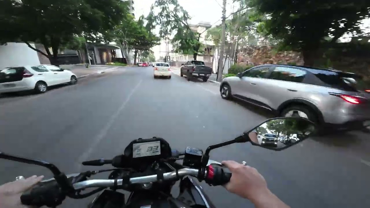 Nunca andei colado nos carros