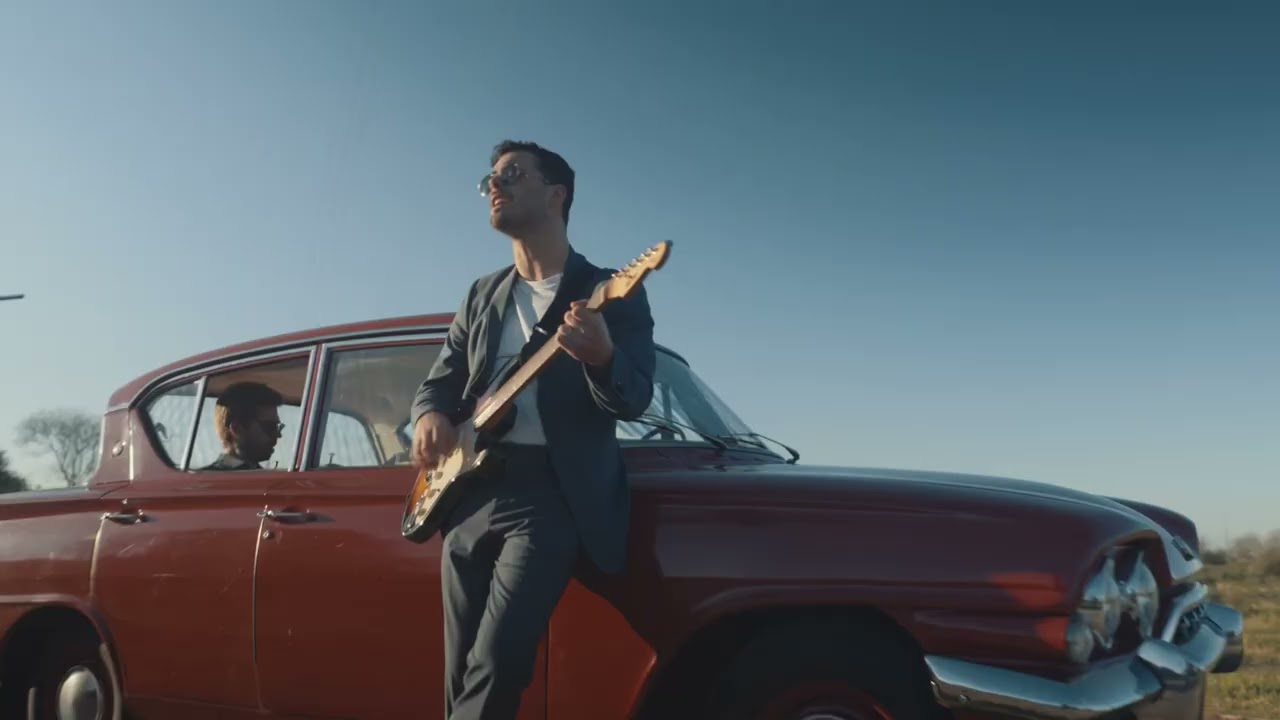 Garajau - O Amor n&atilde;o escolhe o dia [Official Video]