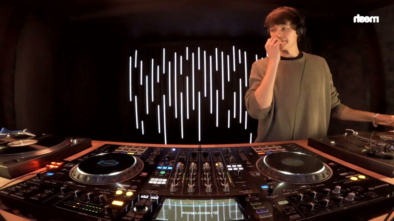 Lull w⁄ Redshift – 2026-01-21 – Mesh Radio
