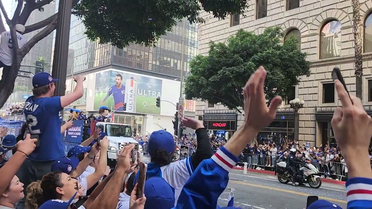 251103 Dodger parade 7th Street
