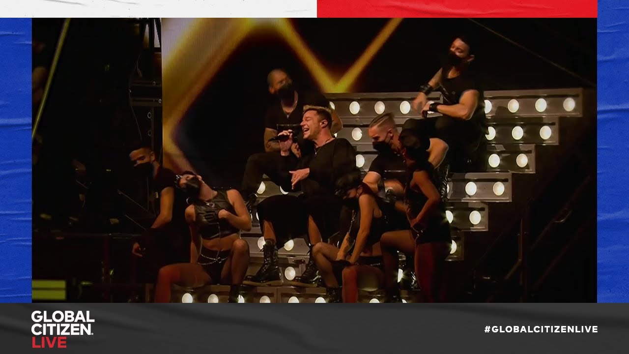 Ricky Martin Performs 