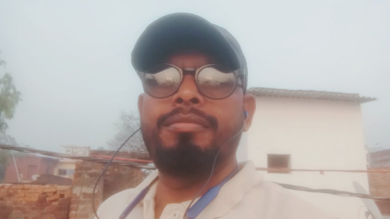 #Radhika _Ji  दुनियां झुकती है झुकने वाला नहीं , बस झुकाने वाला चाहिए । और वो हूं मैं 💯