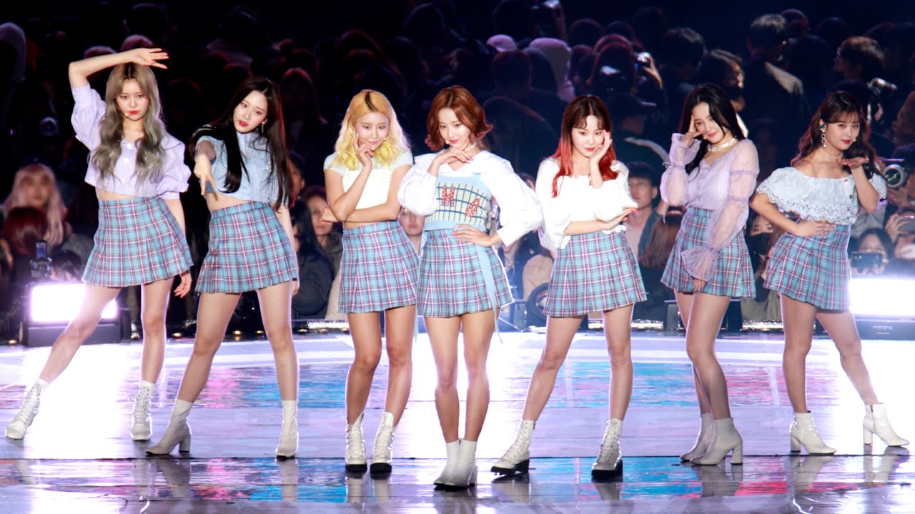 모모랜드 (MOMOLAND) Full Ver. ( I’m So Hot + BBoom BBoom) 4K 60P