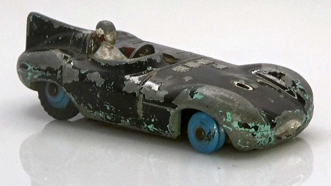 Dinky Jaguar D Type. Восстановление литой модели до заводского состояния.