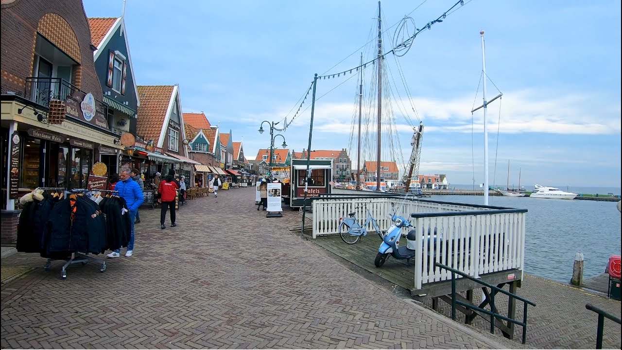 Walking in Volendam at Dusk ⛵ | The Netherlands - 4K60
