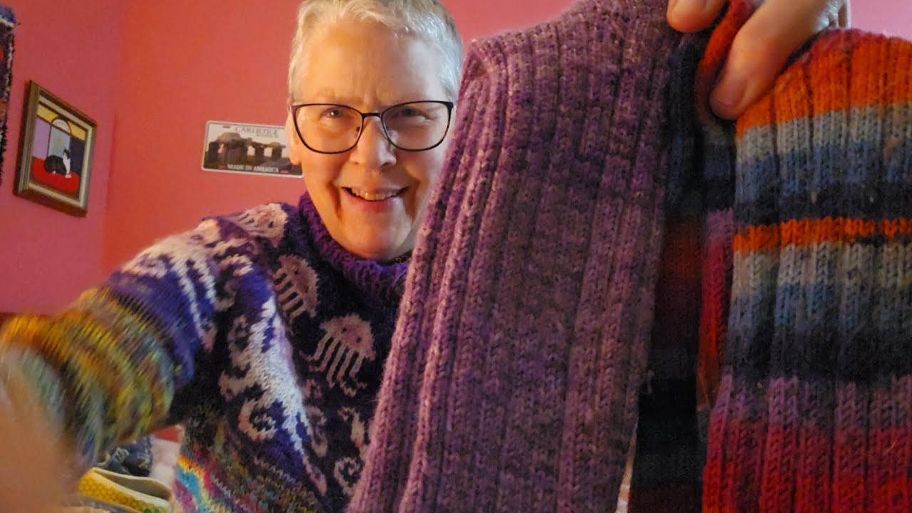 Striped, Solid, or Pooled Yarn for Handknit Socks?