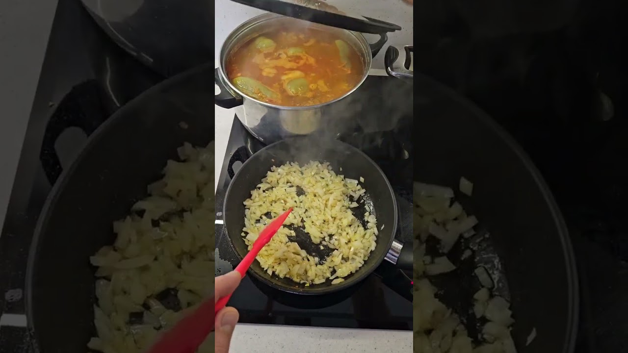 Как просто сварить борщ 🍲 и потушить фаршированные перцы 🌶️