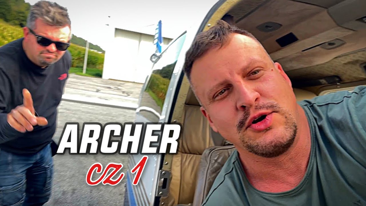 Transfer samolotu z Paryża. Dwie wielkie osobowości w stanowczo za małym samochodzie…yyy samolocie.