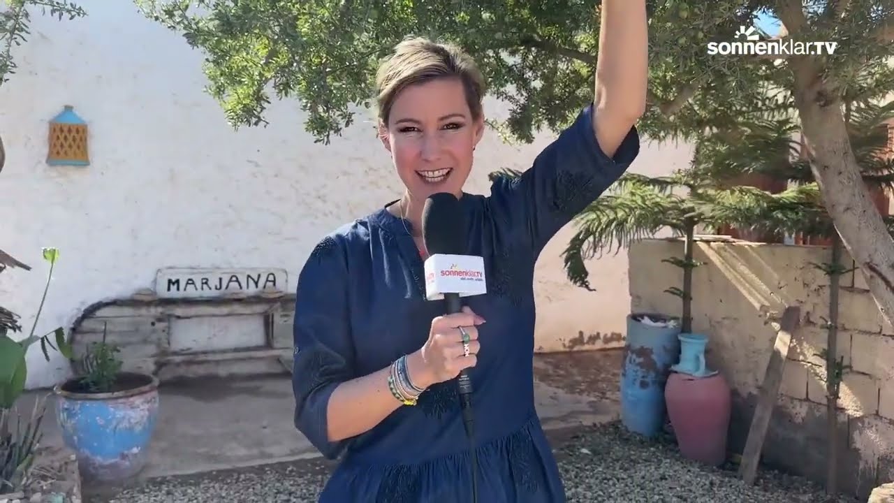 Sophia Dreyer in einer Arganmanufaktur in Marokko