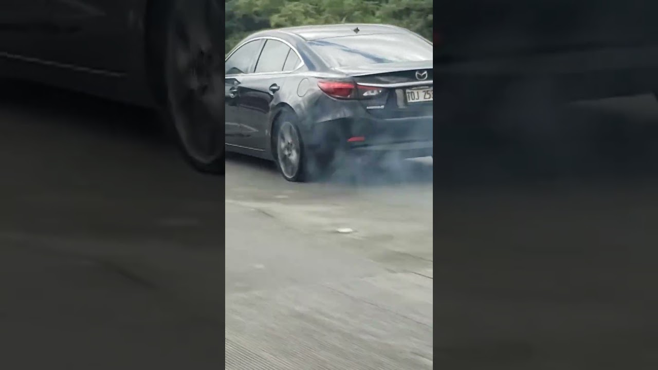 Flat tire completely falls off while driver continues driving