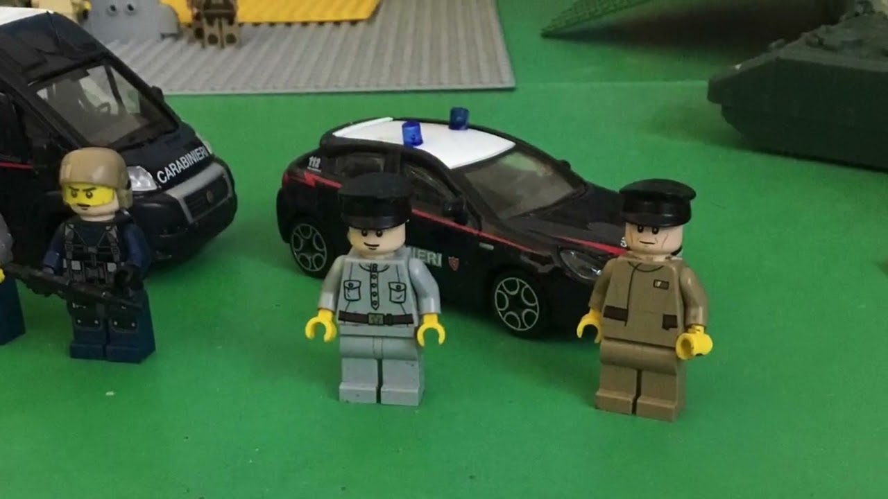 Italian carabinieri LEGO figures and die cast cars review