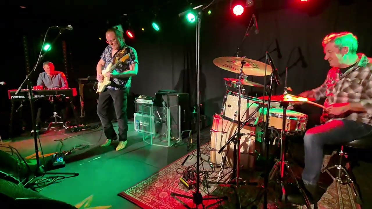 Matt Schofield Trio, Live Wire - a swinging rumba