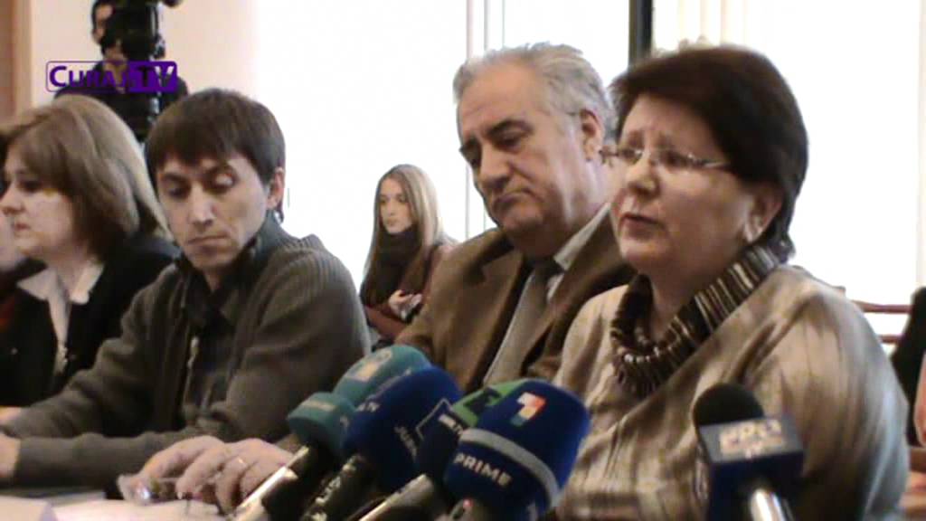 Curaj.TV - Uniforma şcolară - o problemă inventată