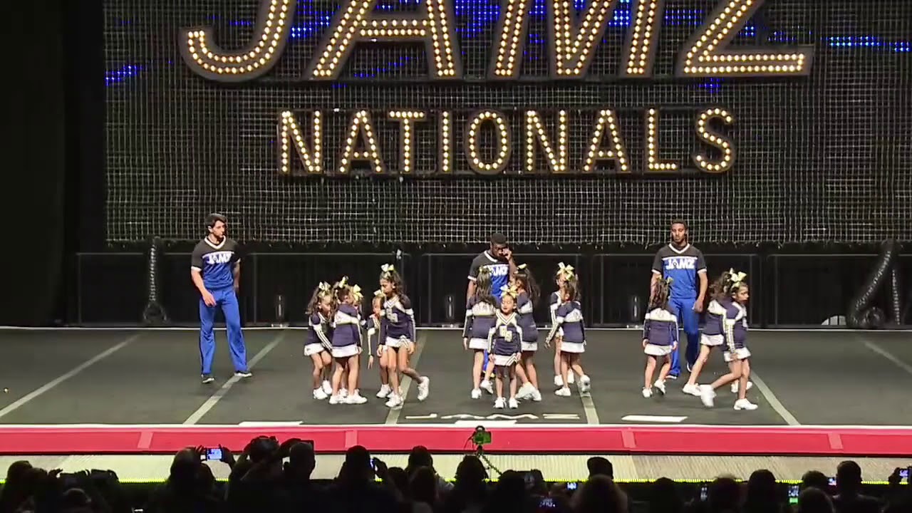2017/2018 EL SERENO STALLION MASCOTS   Show Cheer Level 1 Limited Medium