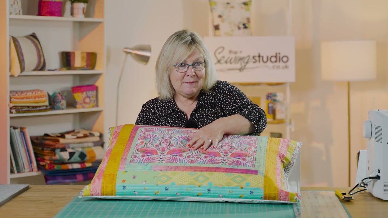 Make Your Own Quilted Pillow Case 🟪 An easy guide to making pillow shams to dress your bedroom
