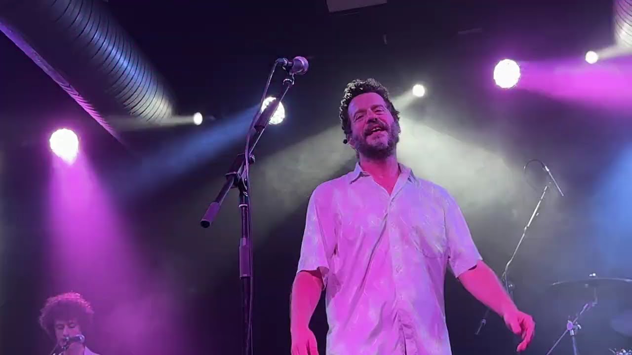 NIÑOS MUTANTES - Te Favorece Tanto Estar Callada + Lo Que Va A Pasar + Elévame  (Live Sevilla 2024)