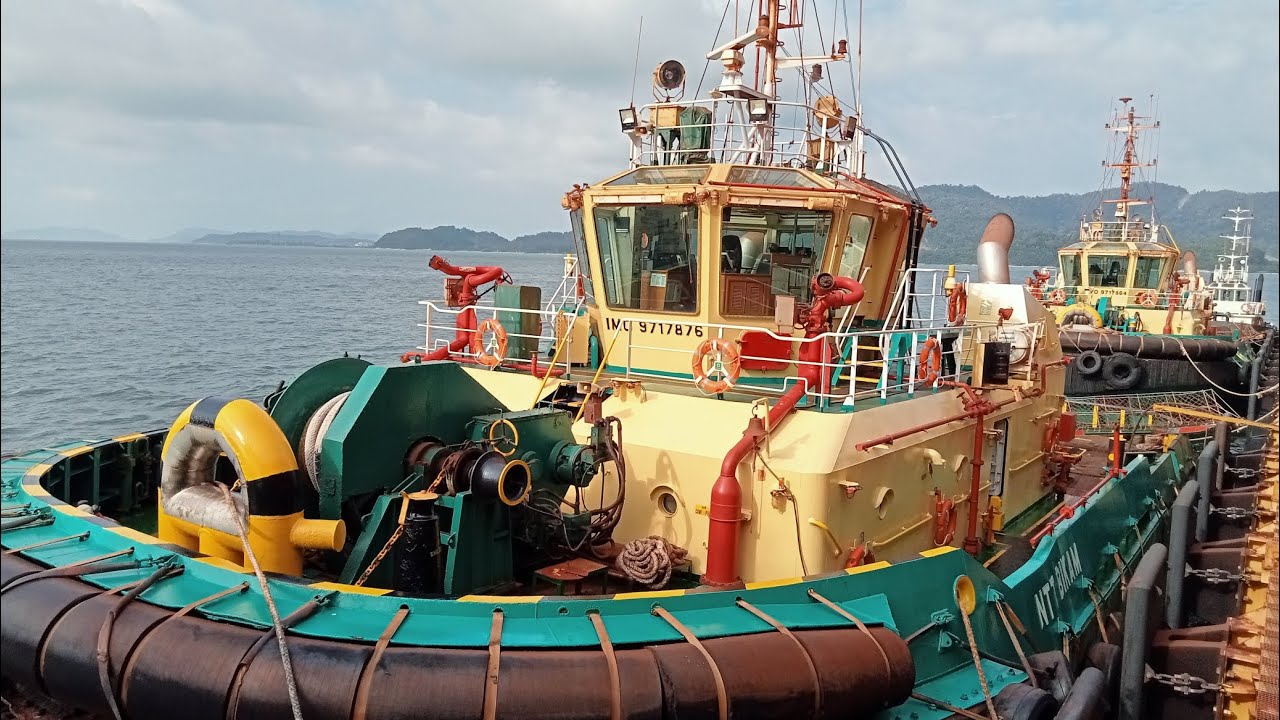 ASD TUG OPERATION FOR BERTHING
