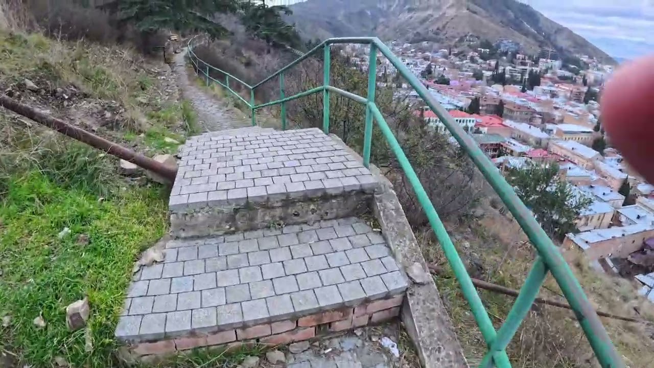 МИР НА ЛАДОНИ. Прогулки по Тбилиси.