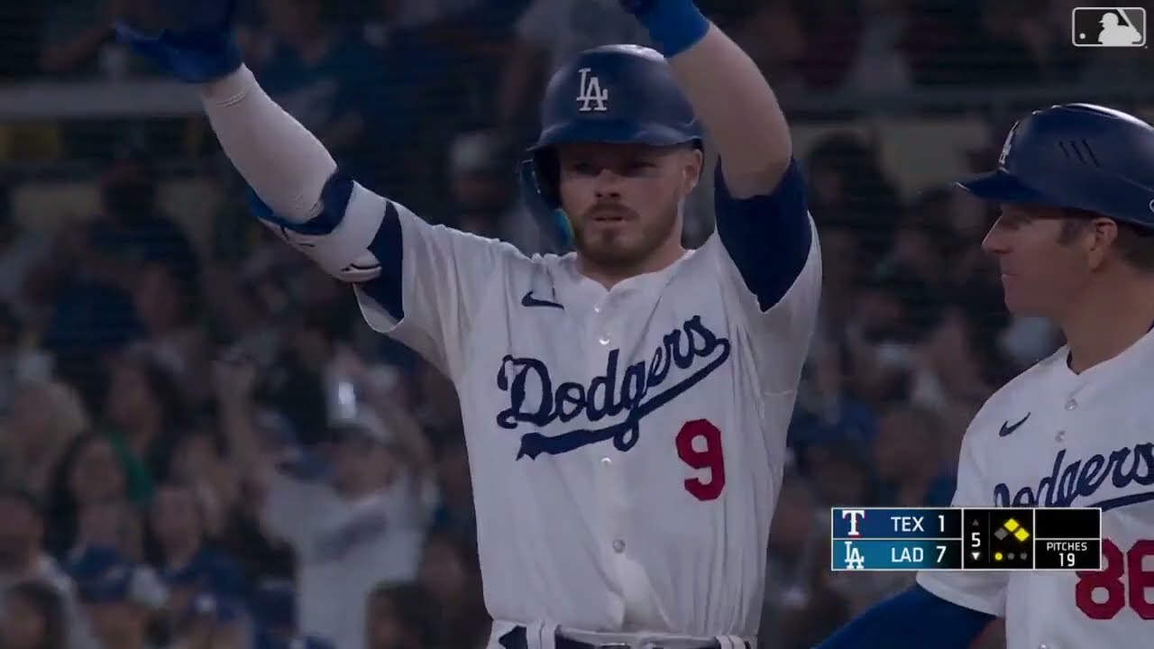 Gavin Lux Rips RBI Single to Put Dodgers Up 7-1