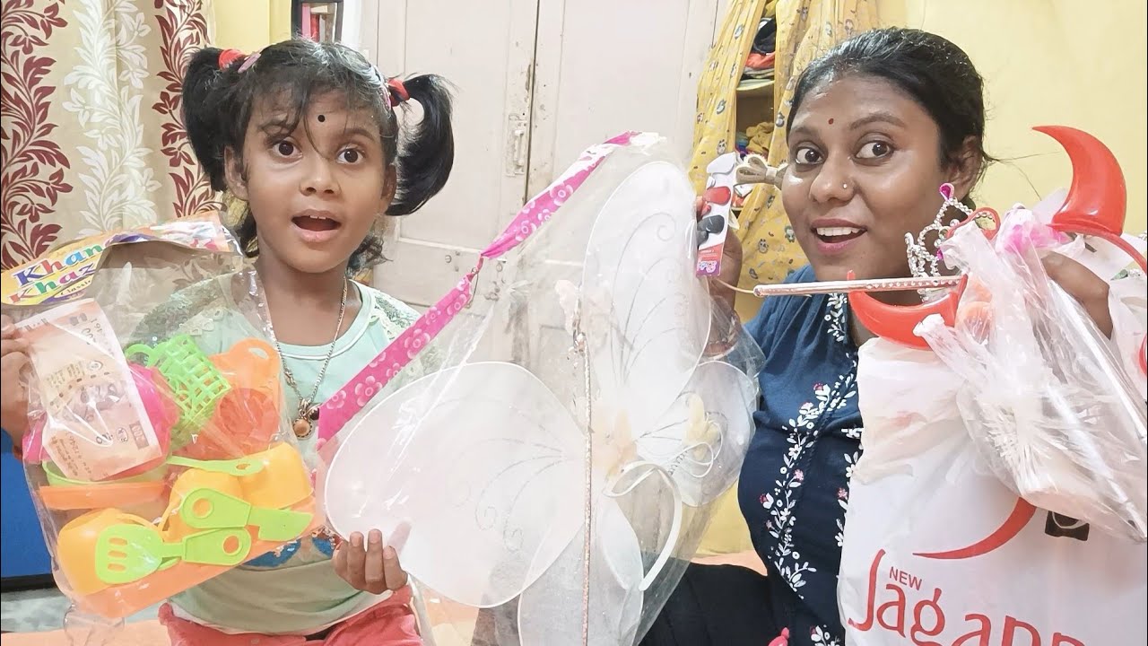 ডোনা উল্টো রথের মেলা দিয়ে কি কি কিনলো। মেলা মানেই কেনাকাটা