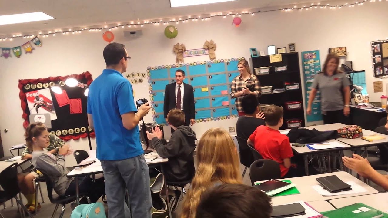 Laura Bush Middle School students receive iPads