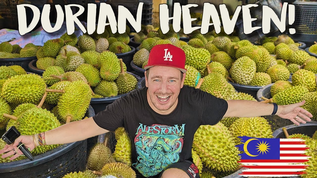 Foreigner Goes CRAZY for Malaysia’s KING of Fruits! 🇲🇾