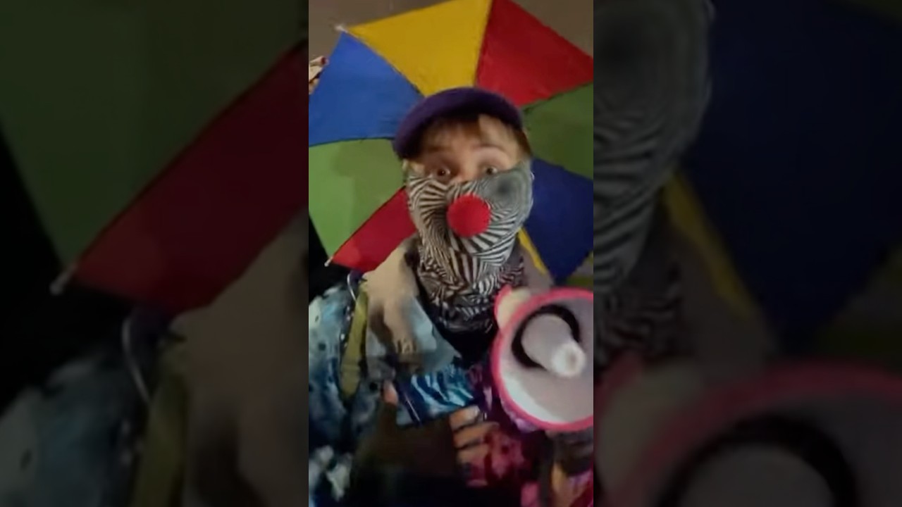 Clowns are joining Antifa ?!?!?! Portland ICE protests. 