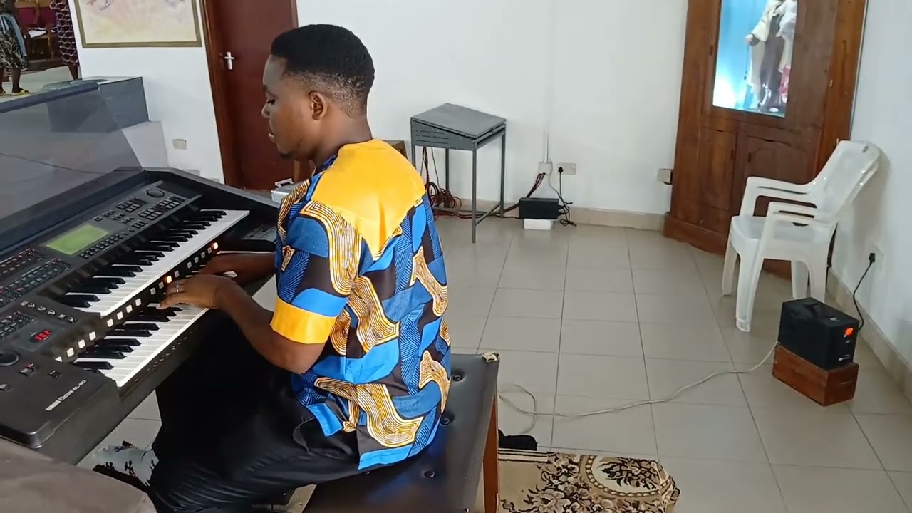 EE BWANA NAKUINULIA NAFSI YANGU||JOHN MGANDU