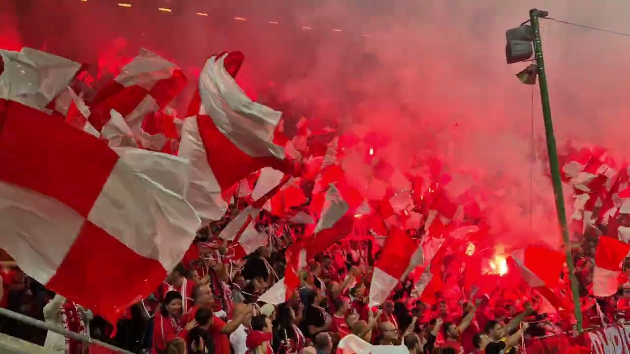 1. FC Kaiserslautern vs Hamburger SV. Choreo Westkurve + Stimmung während dem Spiel.