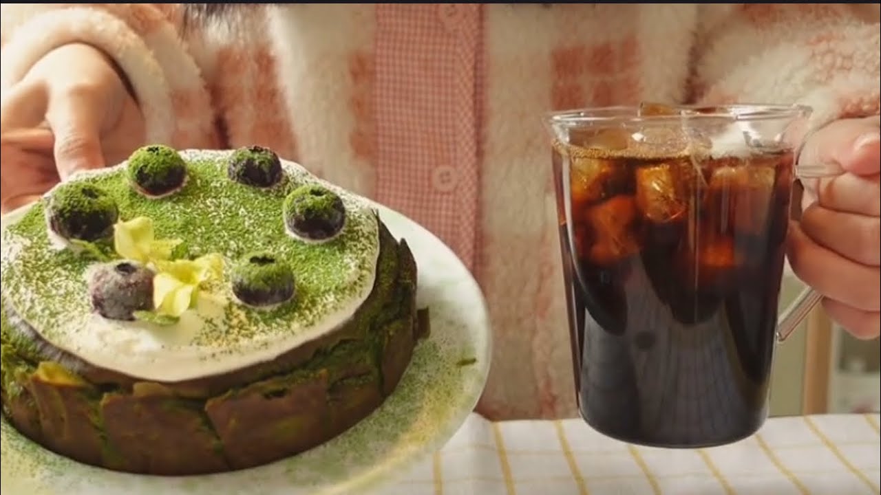 ولدعمي حبسـ ني ببيـته لأنه مهووس فيـ ني