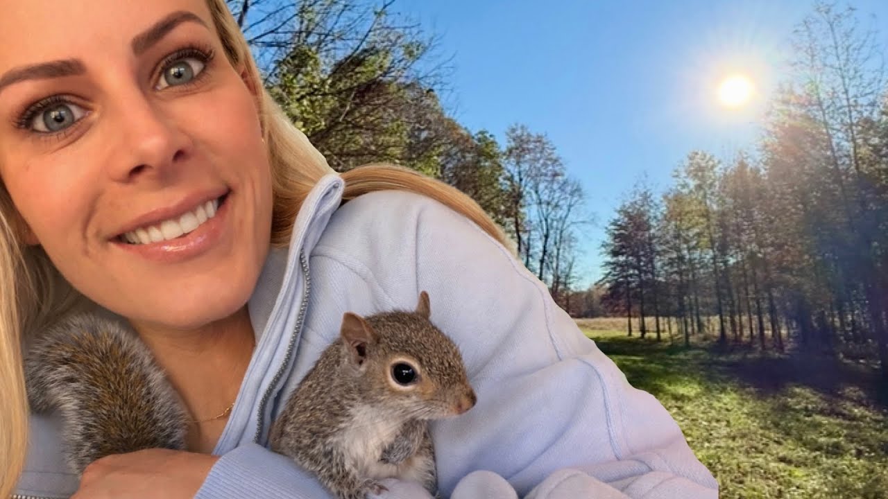 The COOLEST Wild Squirrel You'll Ever Meet!!