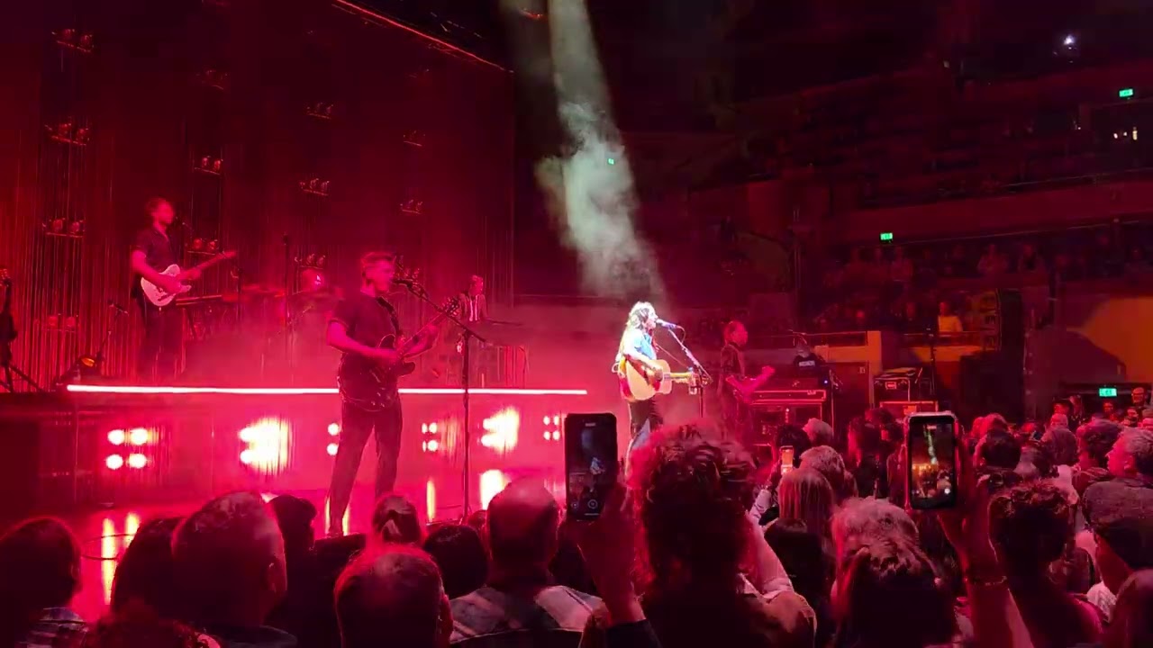 Amy Macdonald - Is This What You've Been Waiting For? - TivoliVredenburg Utrecht - 24-2-26