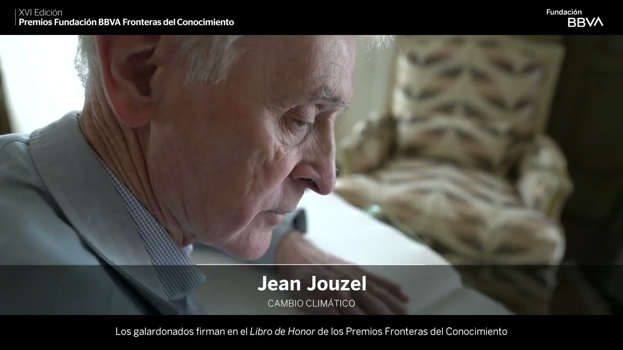 Los galardonados de los XVI Premios Fronteras del Conocimiento firman el Libro de Honor de la FBBVA